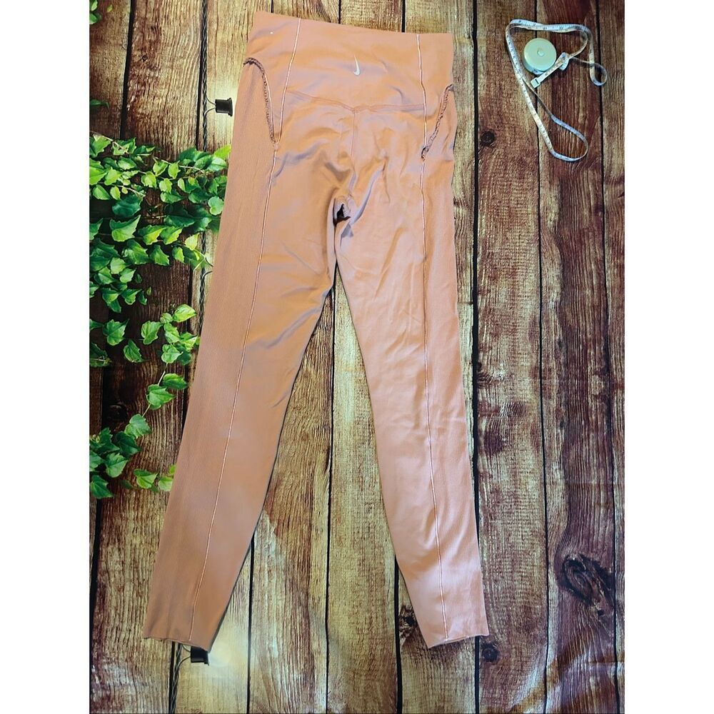 Nike Peach or Nude Leggings Size Small
